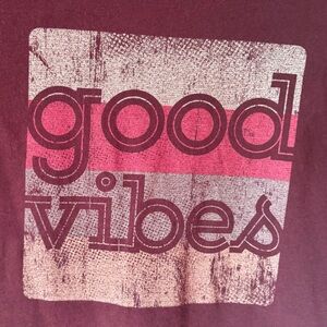“GOOD VIBES” T-SHIRT ✌🏼